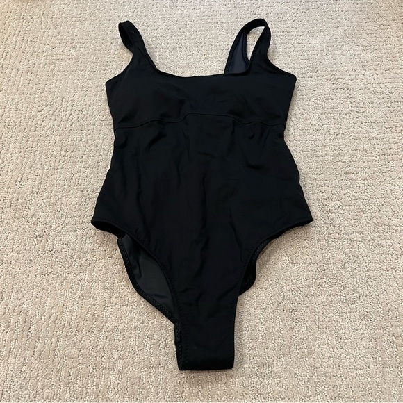 Fabletics One Piece Swimsuit - Picture 1 of 5